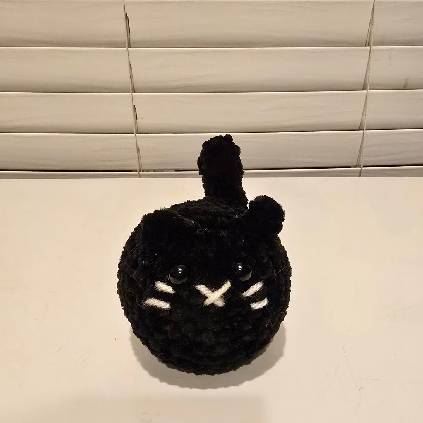 Small cat loaf (chenille)