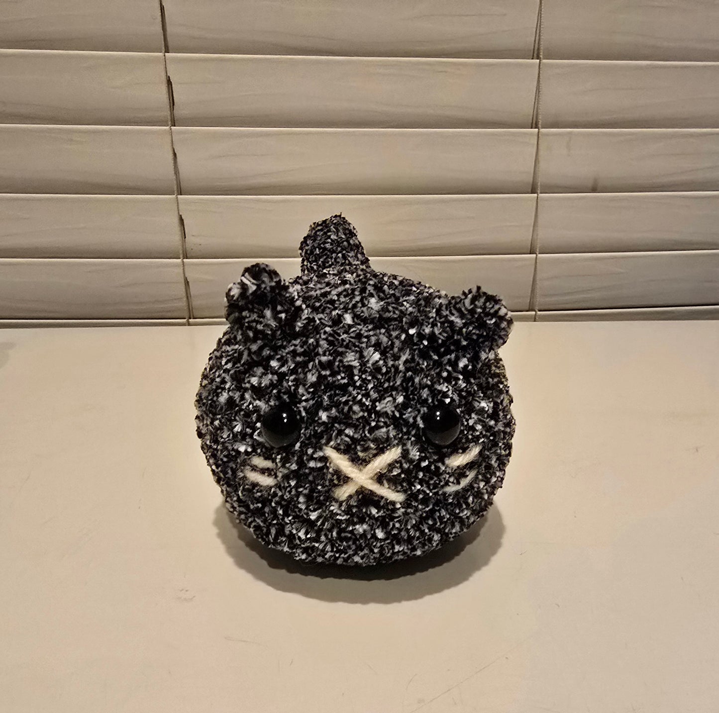 Small cat loaf (chenille)