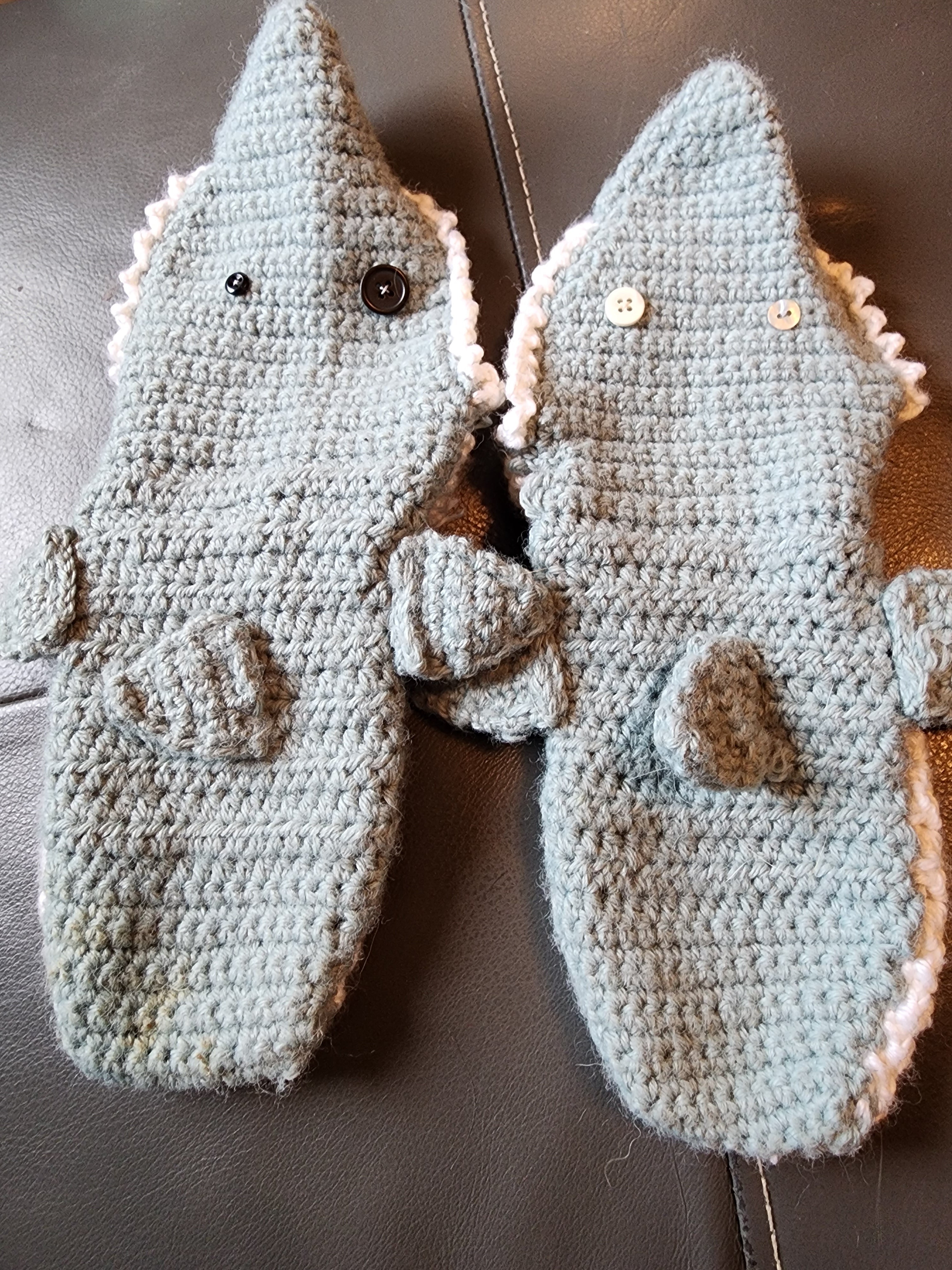 Crochet shark slippers online free pattern