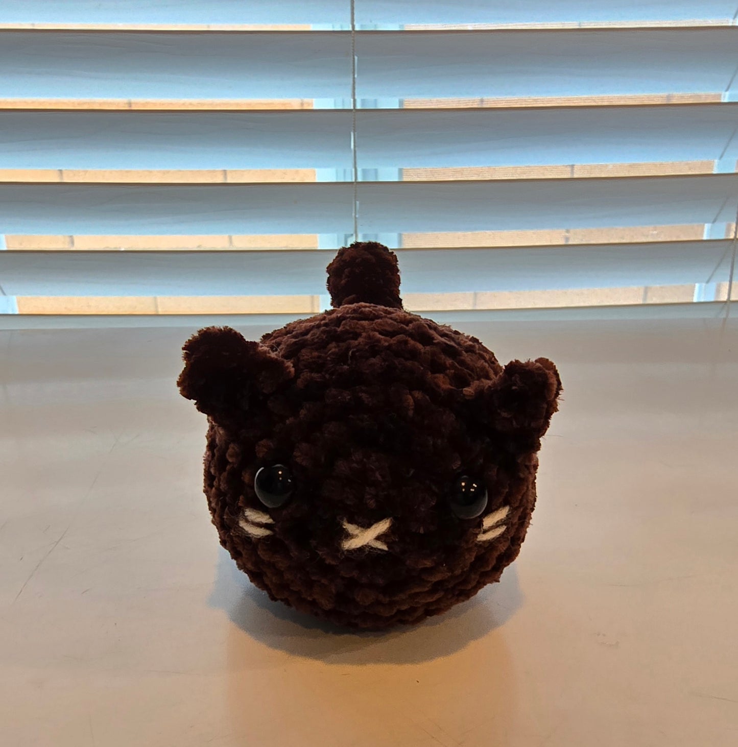 Medium cat loaf (chenille)