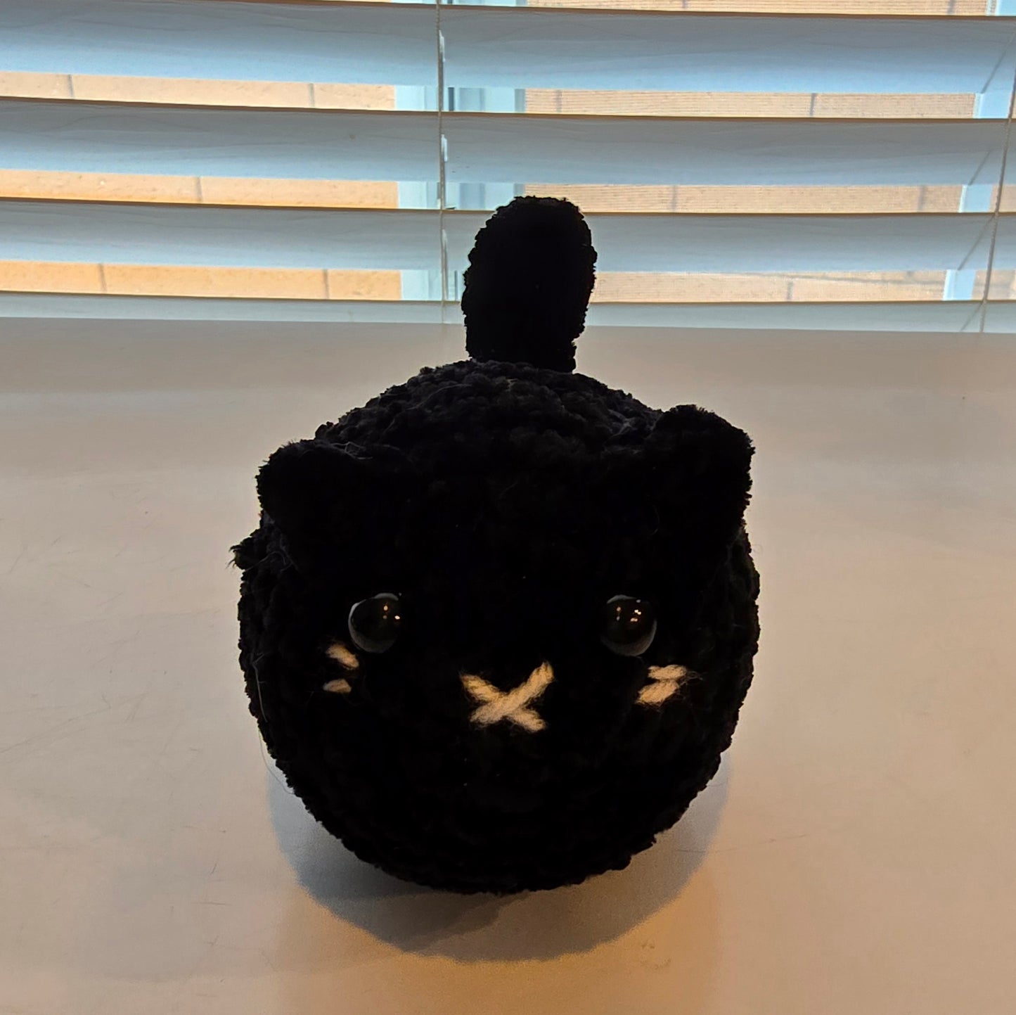 Medium cat loaf (chenille)