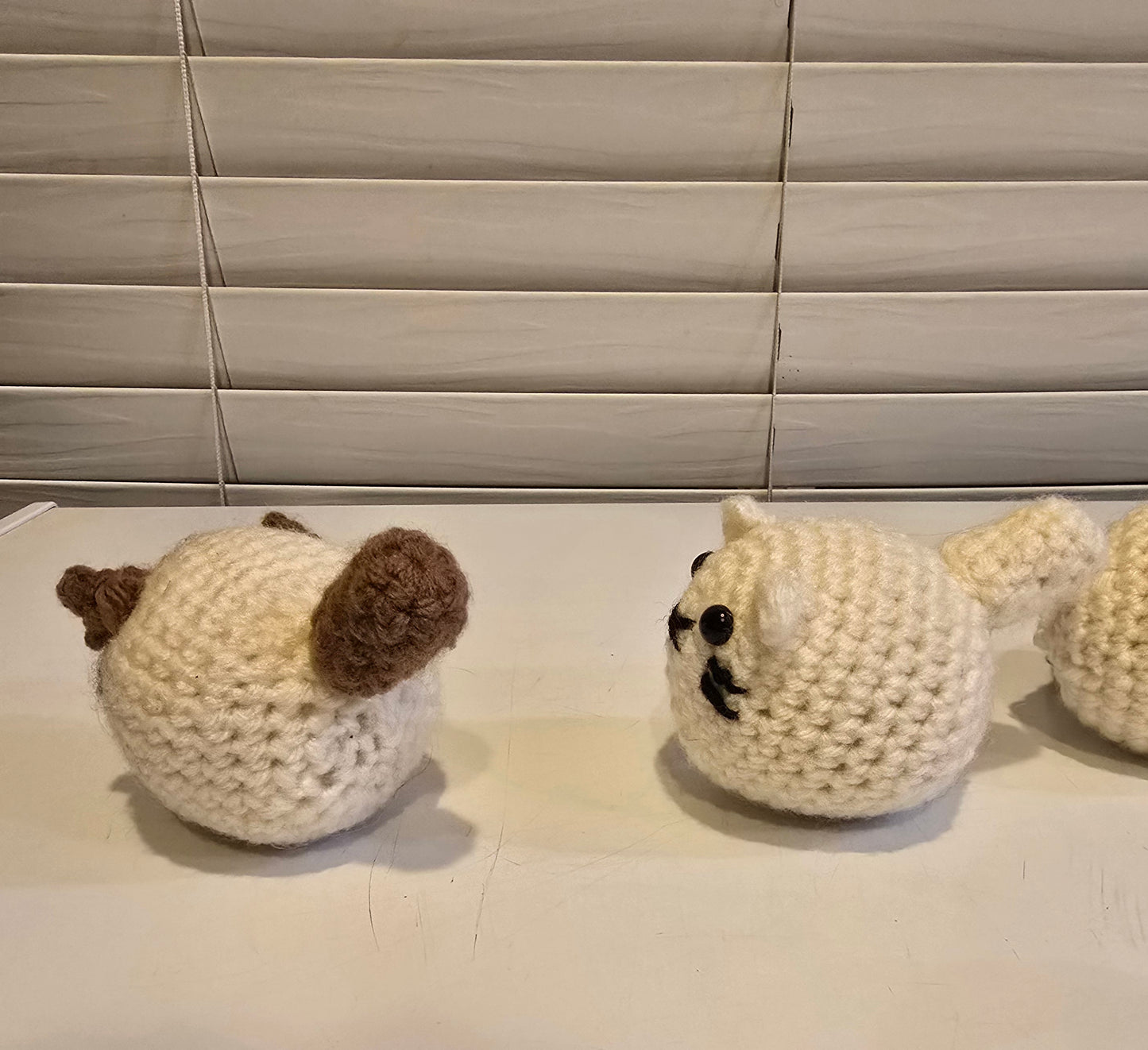 Small cat loaf (acrylic)